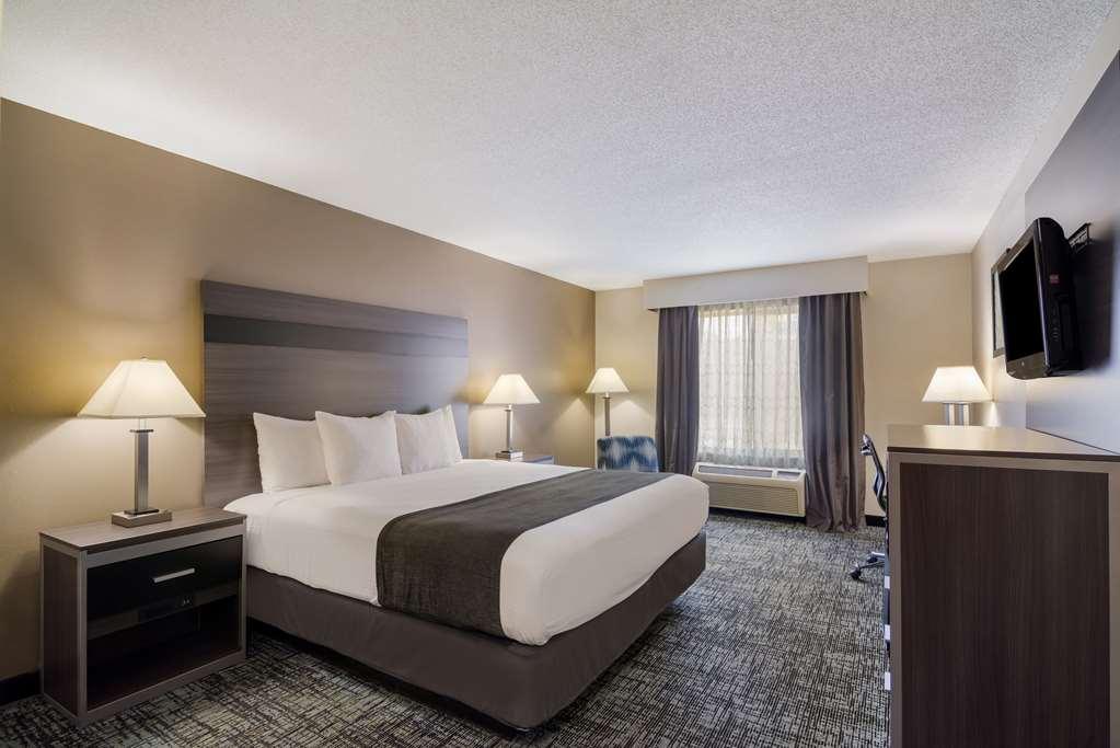 Best Western Smithfield Inn Room photo